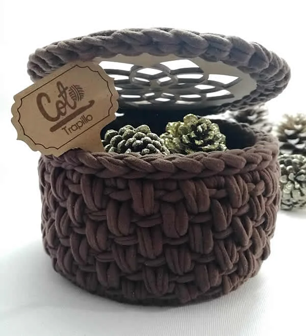 Cofre Marrón de Trapillo y Mdf