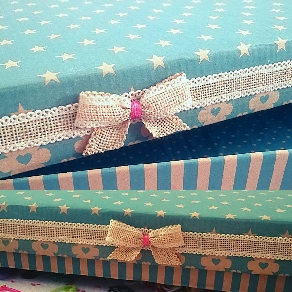 Decoración de Cajas de Cartón con Papel de regalo y Cinta de Yute